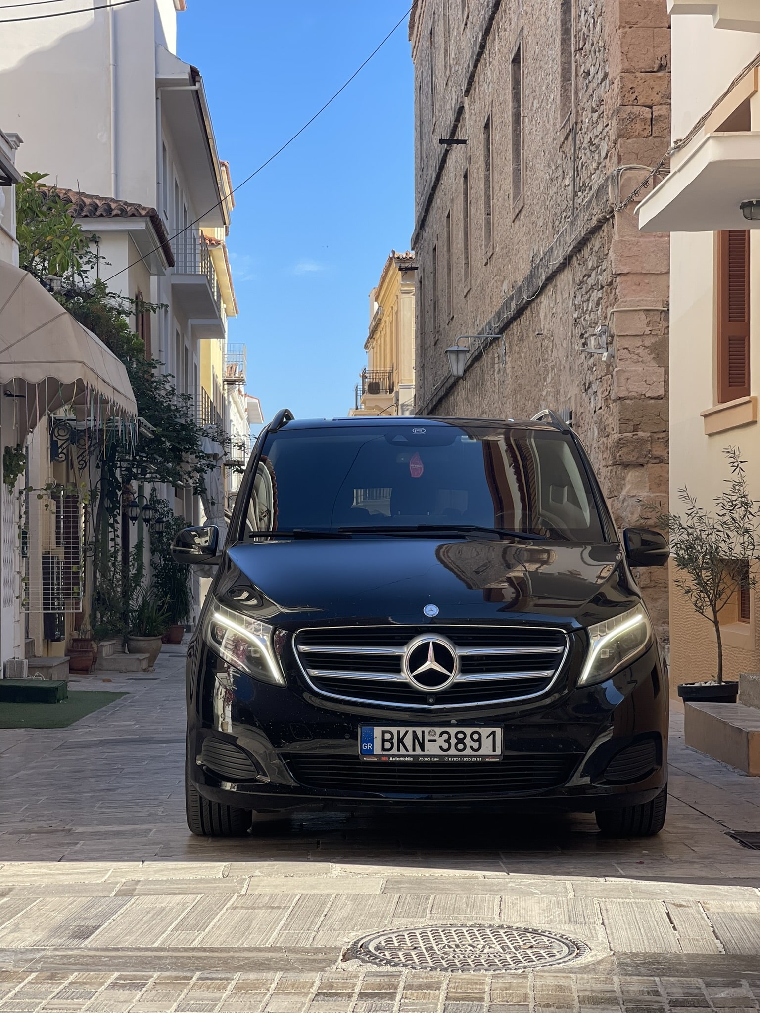 Premium private transfers, Costa Navarino to Kalamata Airport and Athens Airports, ancient sites, and seaside towns in Messinia.