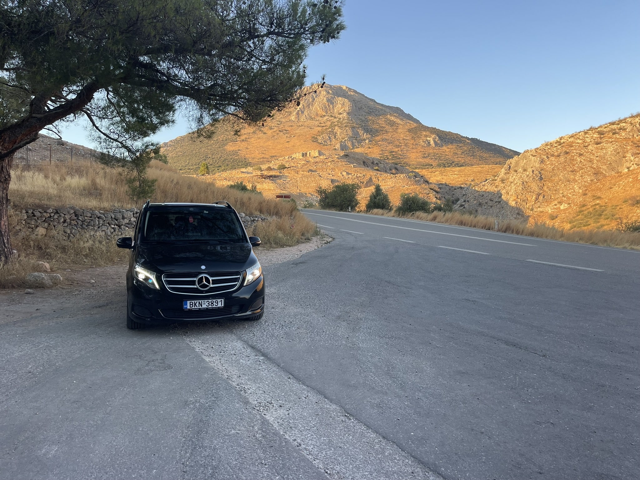Premium private transfers, Costa Navarino to Kalamata Airport and Athens Airports, ancient sites, and seaside towns in Messinia.