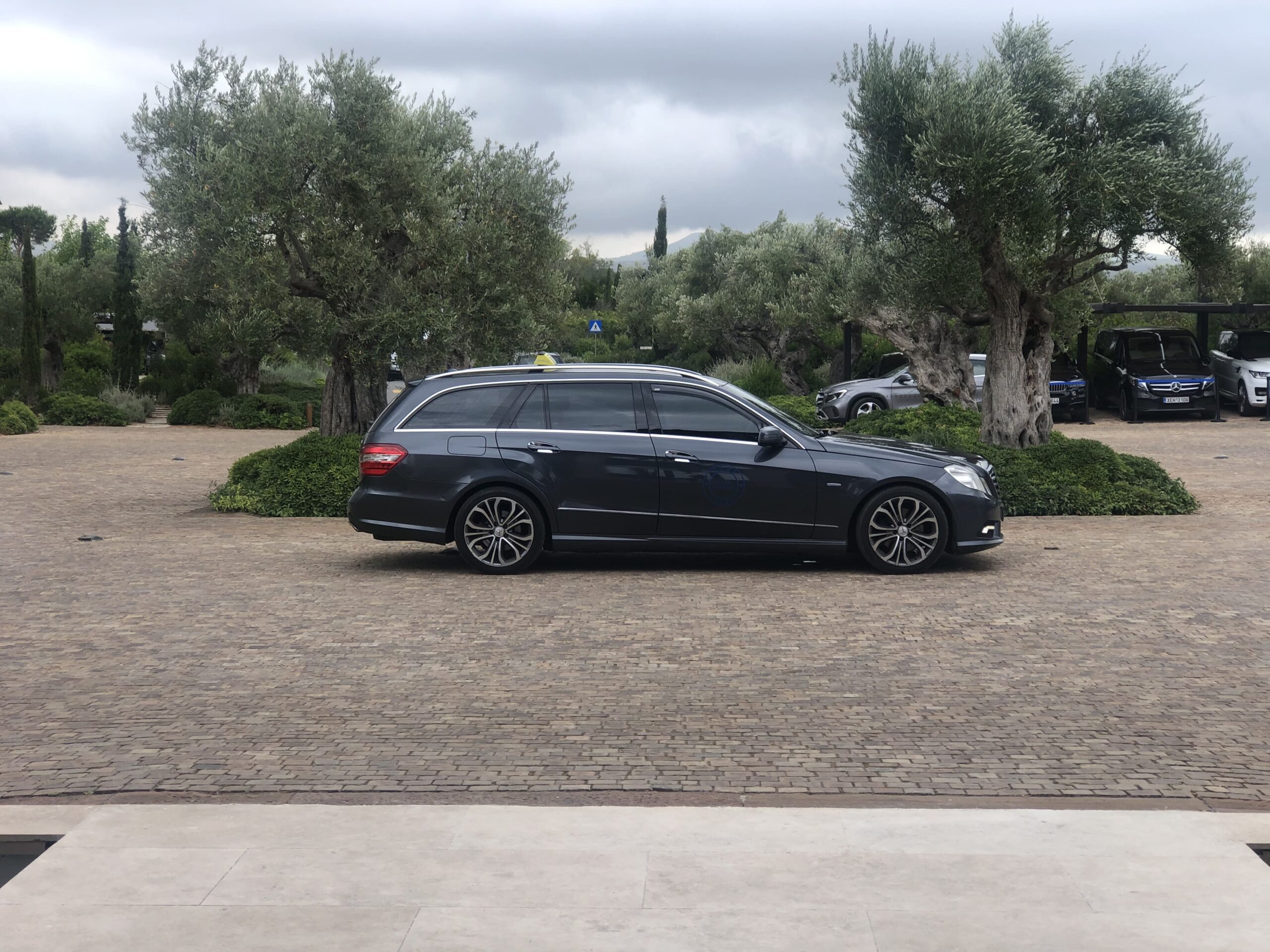 Premium private transfers, Costa Navarino to Kalamata Airport and Athens Airports, ancient sites, and seaside towns in Messinia.