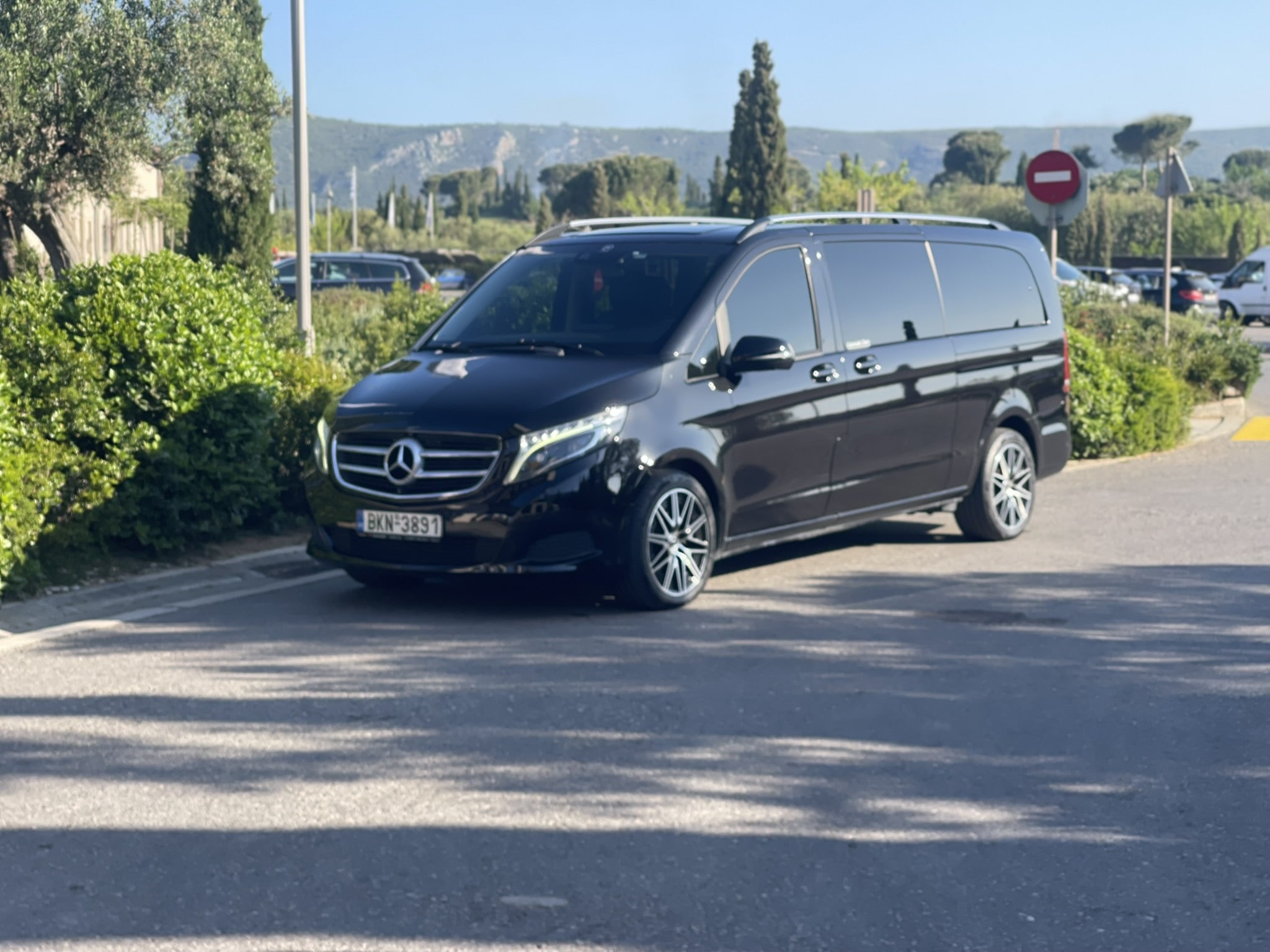 Premium private transfers, Costa Navarino to Kalamata Airport and Athens Airports, ancient sites, and seaside towns in Messinia.
