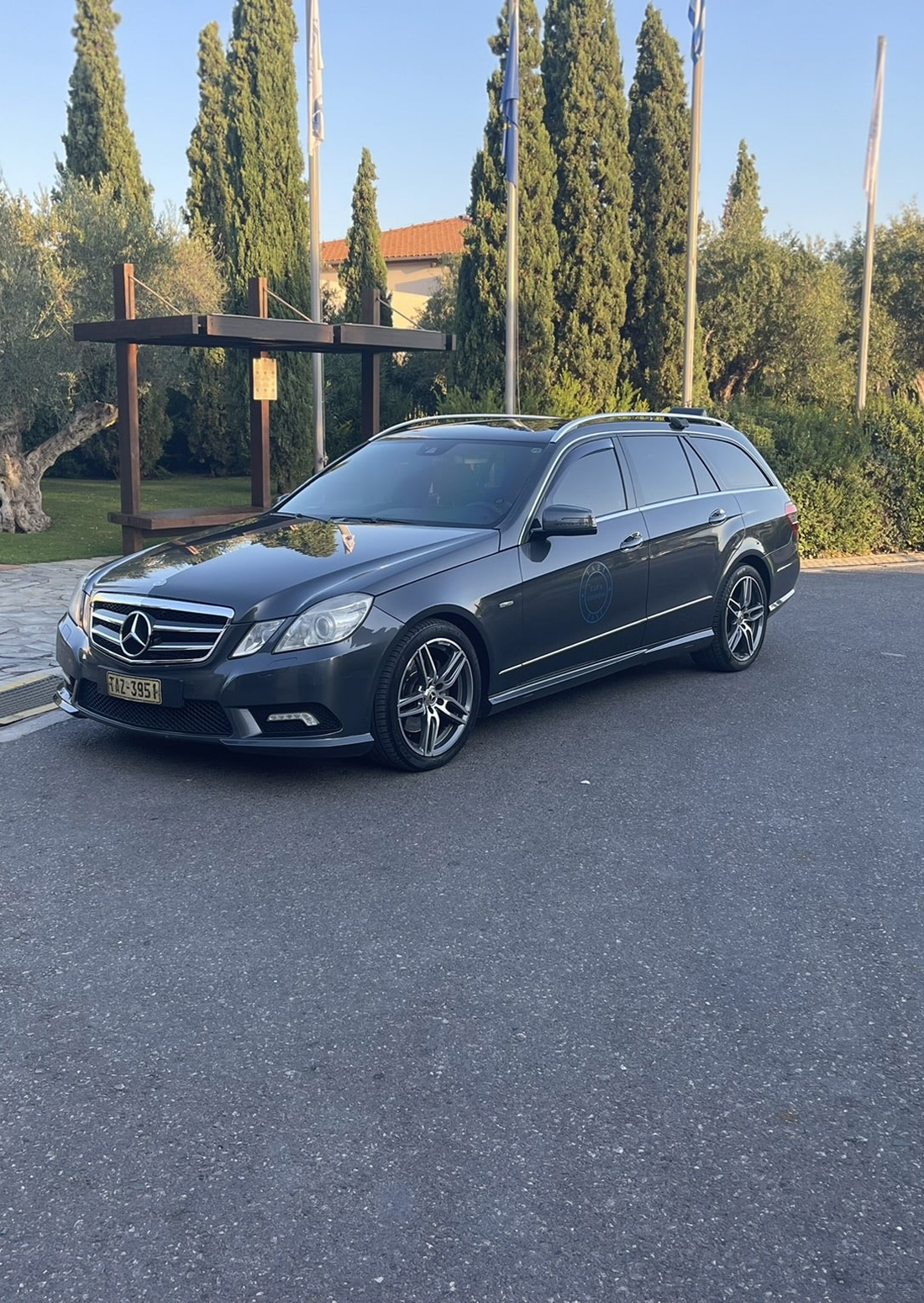 Premium private transfers, Costa Navarino to Kalamata Airport and Athens Airports, ancient sites, and seaside towns in Messinia.